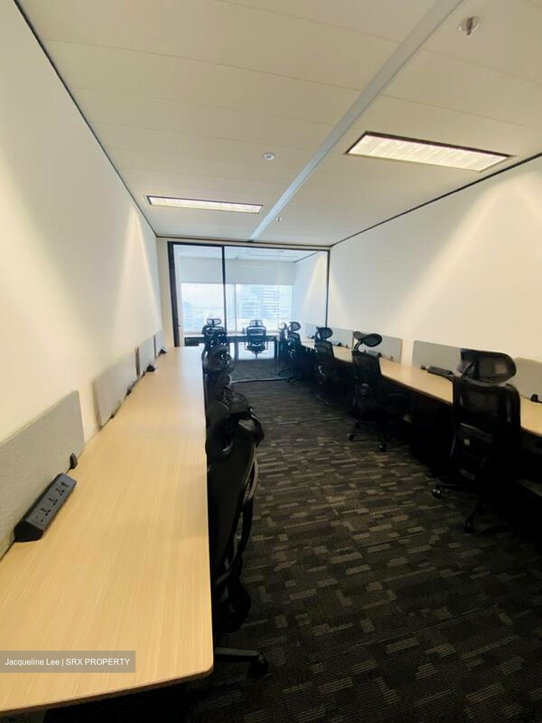 Gateway East (D7), Office #489331291